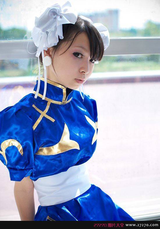 点击大图看下一张:销魂春丽美女COS 唤醒80后记忆