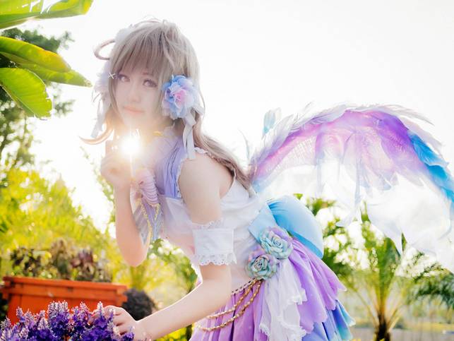 点击大图看下一张:小清新美女南小鸟cos造型甜美可人