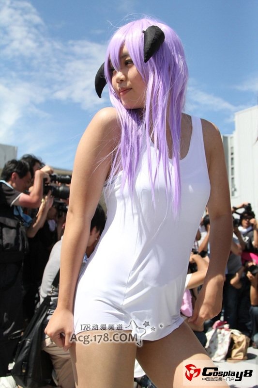 点击大图看下一张:日本东京漫展cosplay美女图片