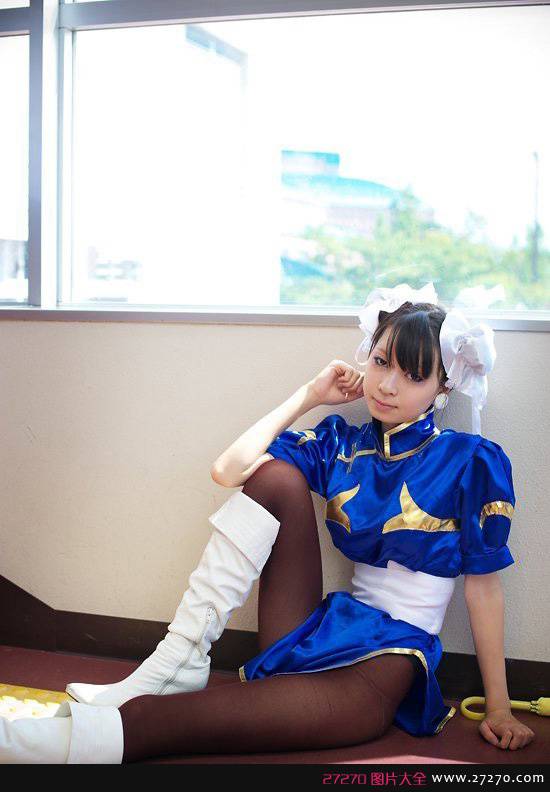 点击大图看下一张:销魂春丽美女COS 唤醒80后记忆