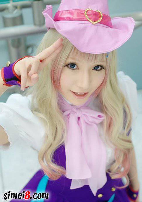 点击大图看下一张：日系甜美女生cos动漫人图片