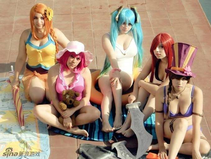点击大图看下一张:lol美女cos性感图片 泳池的派对