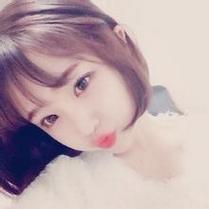 高颜值可爱短发女生卖萌自拍微信头像