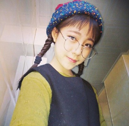 相见恨晚的潮流女生微信头像图片