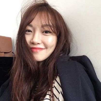 爱自拍的qq漂亮女生头像图片大全