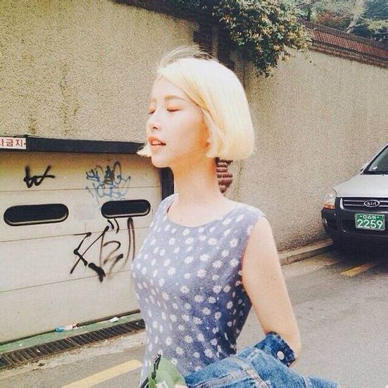 可爱卖萌的女生自拍微信头像图片