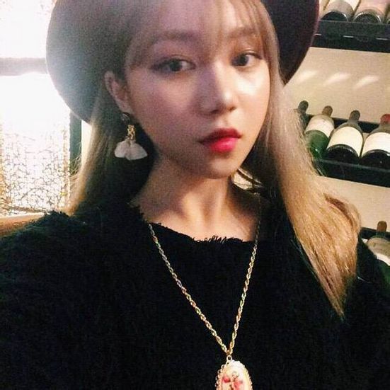 可爱卖萌的女生自拍微信头像图片