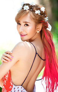 裸背清纯女孩图片 烂漫风