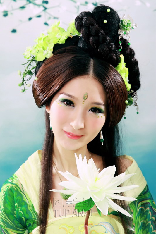 点击大图看下一张:清纯荷花仙子 空灵清新