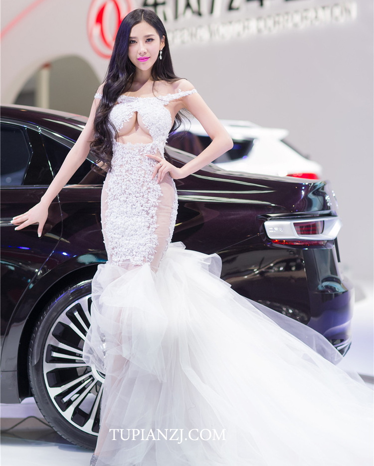 点击大图看下一张：2014北京车展 美女惊艳动人