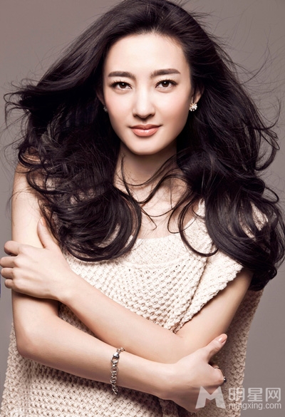 点击大图看下一张:王丽坤清新写真灵动秀气甜美温润(6)