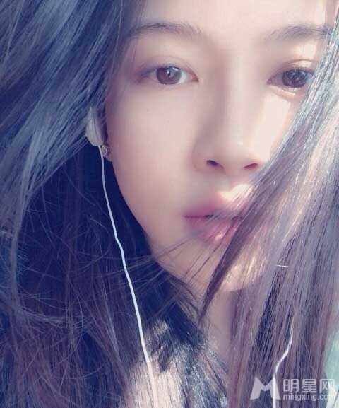 点击大图看下一张：李小璐不雅照门 盘点撞脸李小璐女星(17)