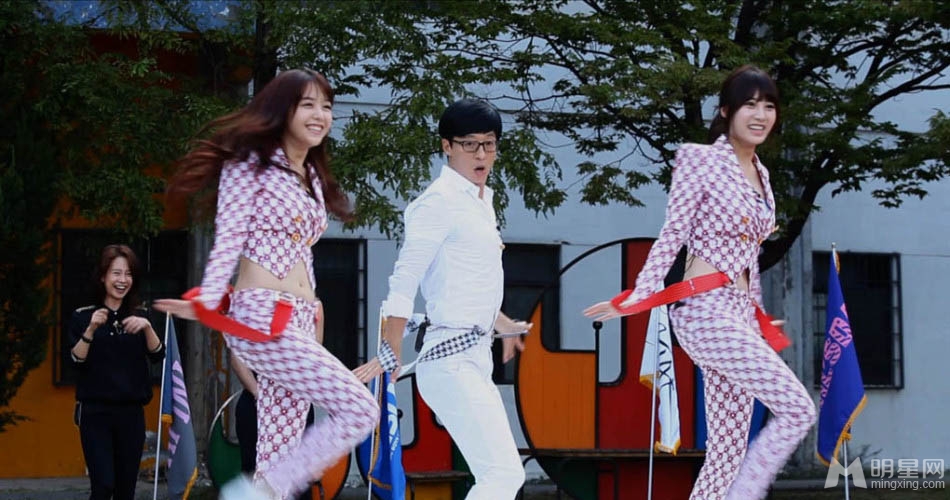点击大图看下一张：跑男偶像总动员 刘在石与girlsday性感热舞(4)