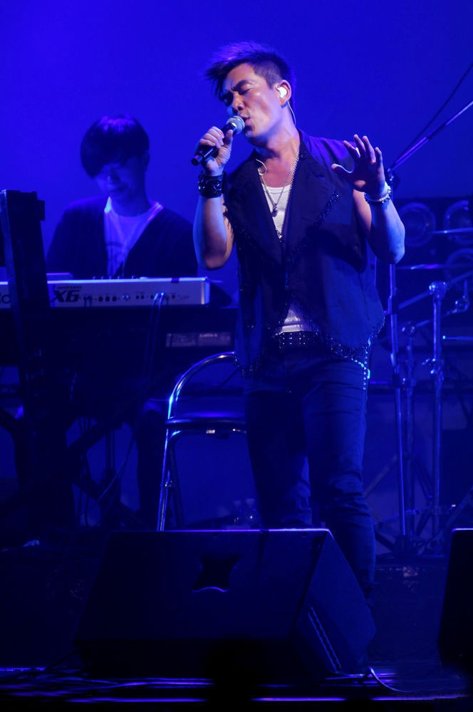 点击大图看下一张：任贤齐新专辑《不信邪》一连两晚在台北举办演唱会(4)