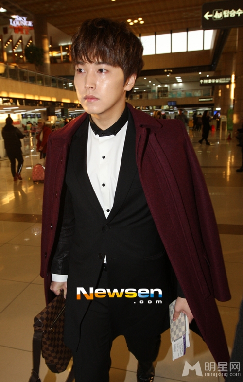 点击大图看下一张：Super Junior李晟敏机场时尚(2)