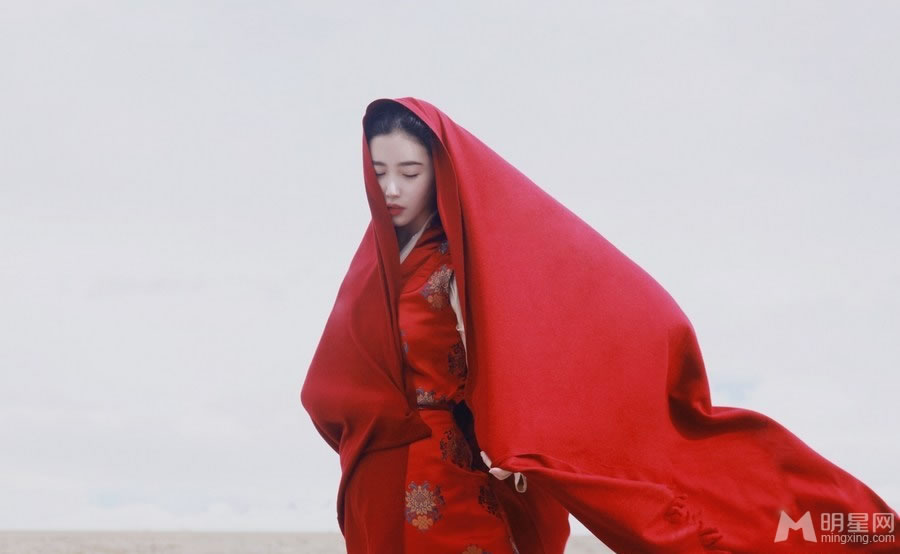 点击大图看下一张：张辛苑西藏写真 天湖边的少女唯美纯净(0)