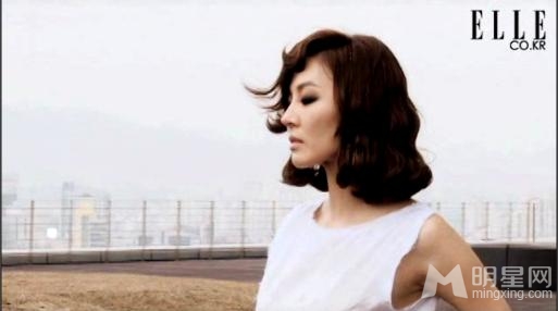 点击大图看下一张：金素妍时尚广告杂志照(5)