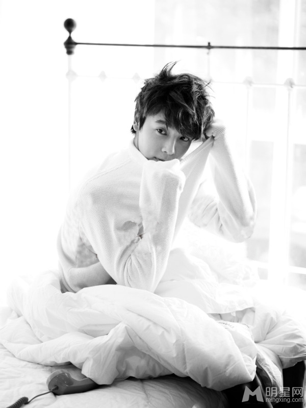 点击大图看下一张：Super Junior东海·始源时尚性感杂志写真(7)