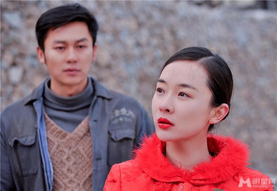 点击大图看下一张:《草帽警察》霍思燕大婚剧照 虐心乡村爱情(10)