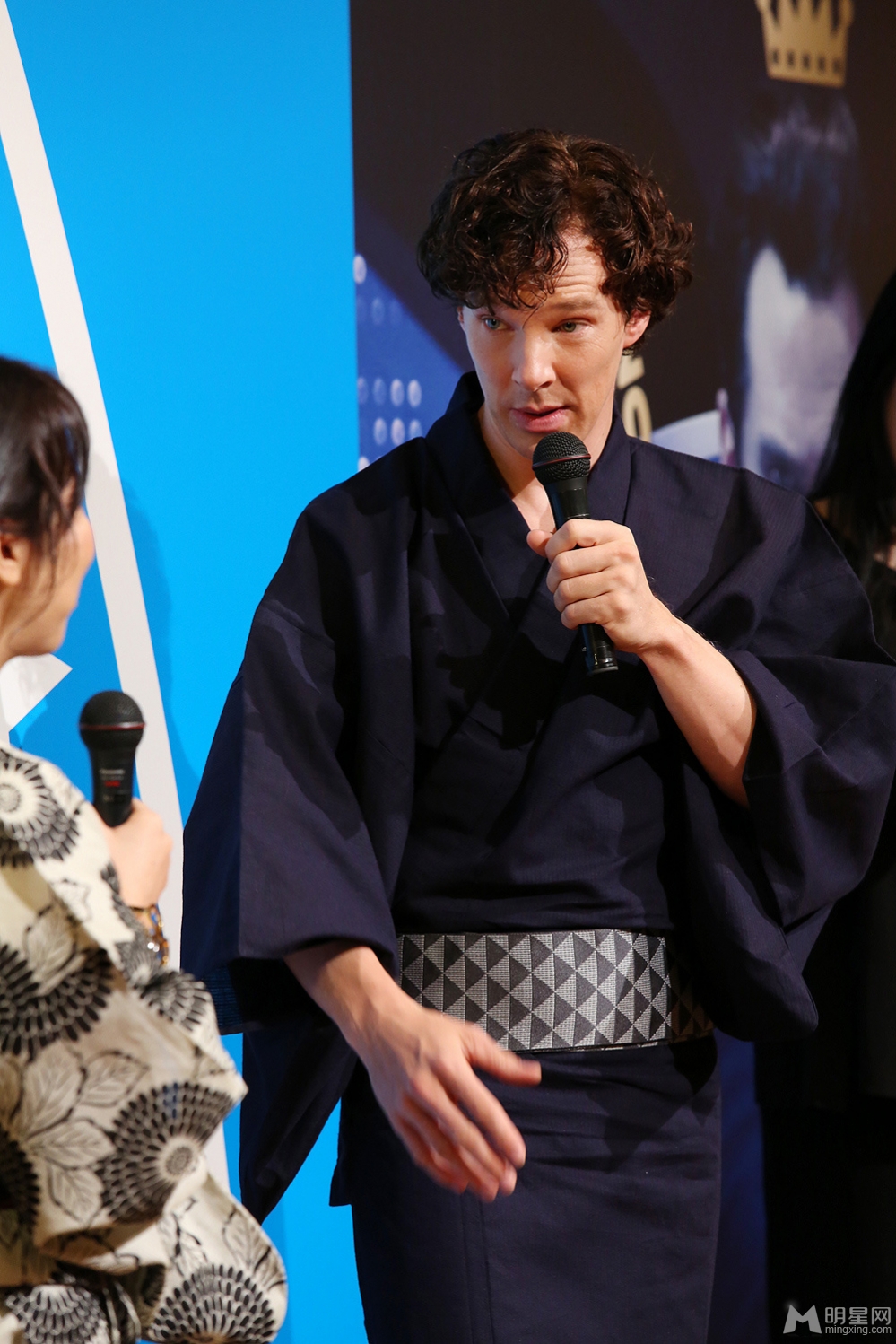 点击大图看下一张：卷福本尼迪克特·康伯巴奇穿和服现身日本(3)