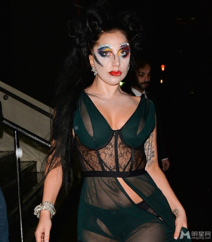 点击大图看下一张：Lady Gaga新造型遭吐槽 嘟嘴卖萌无下限(2)