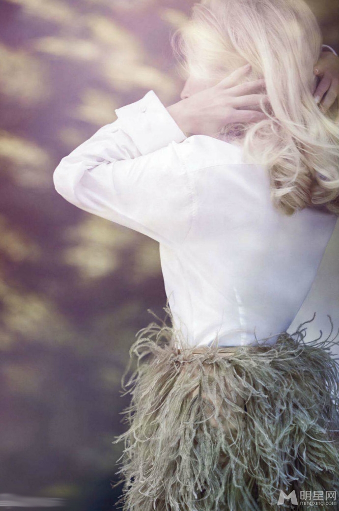 点击大图看下一张：Lady Gaga妆容朴素登Elle杂志10月刊封面(5)