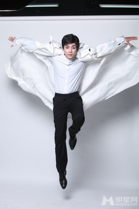 点击大图看下一张:谢娜百变大咖秀扮演华妃 张远扮李玉刚惊艳全场(12)