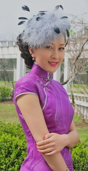 点击大图看下一张：马苏电视剧旗袍照 展示女人古典魅力(3)