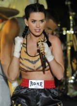 水果姐凯蒂·佩里Katy Perry压轴献唱Roar
