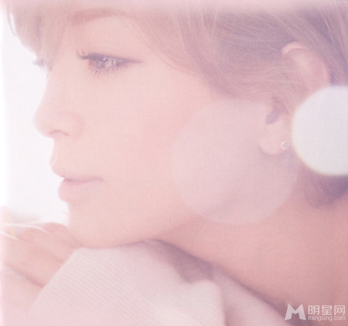 点击大图看下一张:滨崎步白色婚纱写真 画面唯美动人(13)