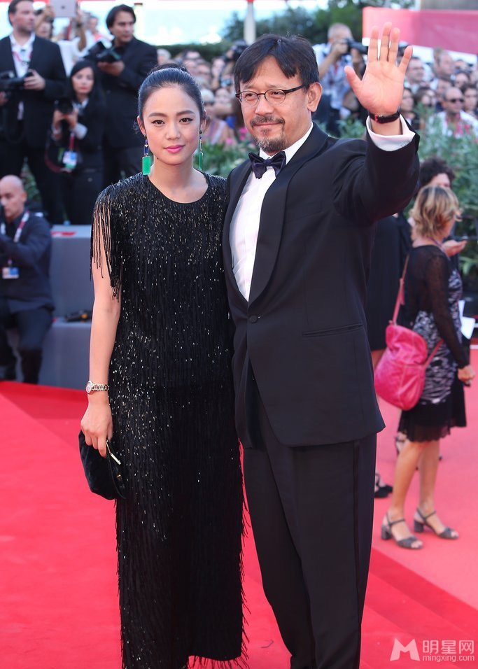 点击大图看下一张：姜文携妻子威尼斯红毯秀 中国导演闪耀电影节(4)