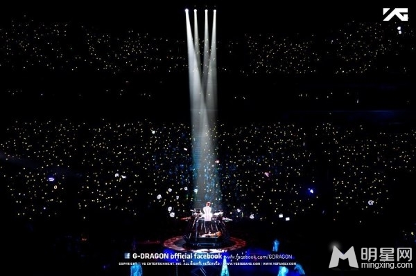点击大图看下一张：权志龙北京演唱会官方图片(6)