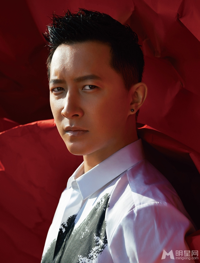 点击大图看下一张：韩庚红色造型写真 彰显男人野性魅力(4)
