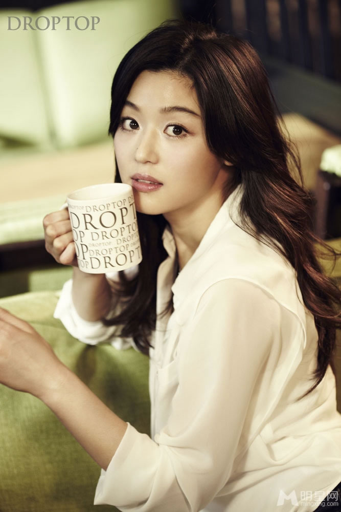 点击大图看下一张：全智贤咖啡品牌宣传写真 散发女人香气(0)
