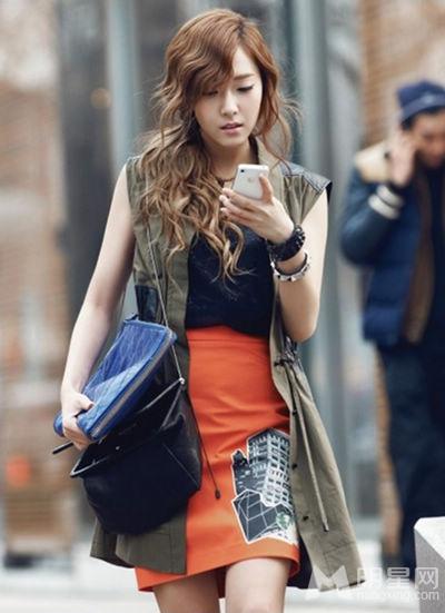点击大图看下一张：郑秀妍纽约街头时尚气质写真 展现潮人魅力(3)