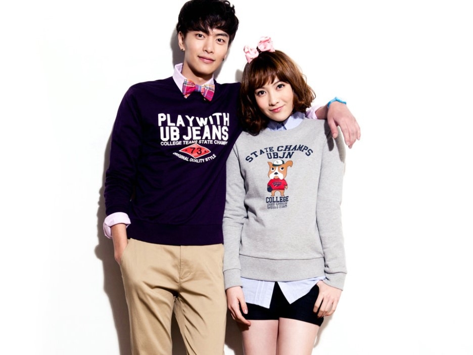 点击大图看下一张:Kara韩胜妍姜智英携手李民基春季服装画报(8)