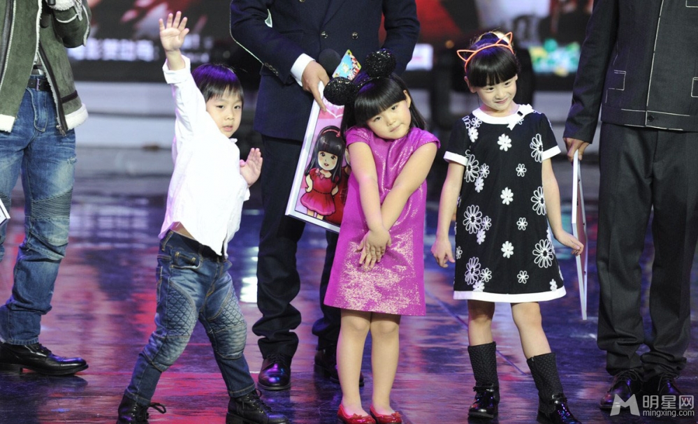 点击大图看下一张:爸爸去哪儿电影版发布会 Kimi王诗龄齐比萌(10)