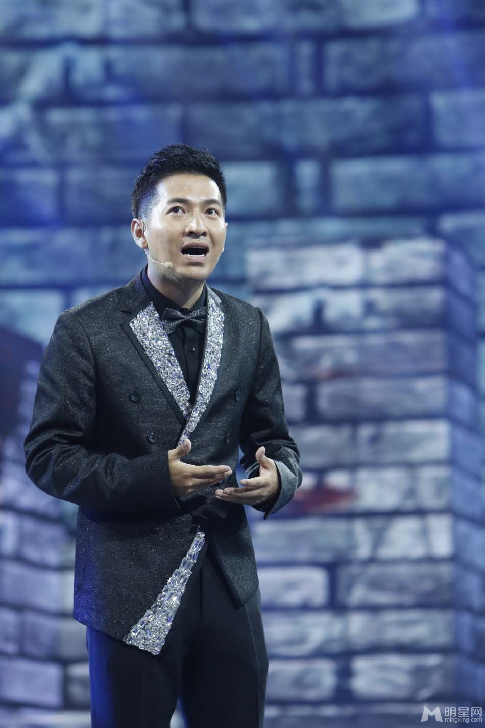 点击大图看下一张:超级演说家今晚总决赛 再曝录制花絮(8)