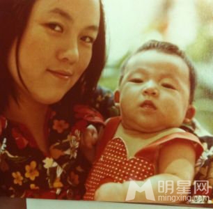 点击大图看下一张：范玮琪婴儿时期可爱旧照曝光(4)