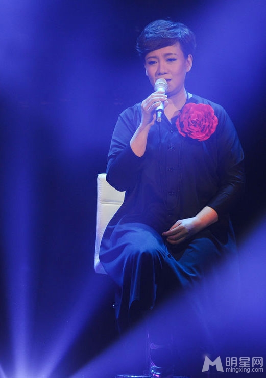 点击大图看下一张:张国荣十周年纪念演唱会 众星演唱缅怀哥哥(9)