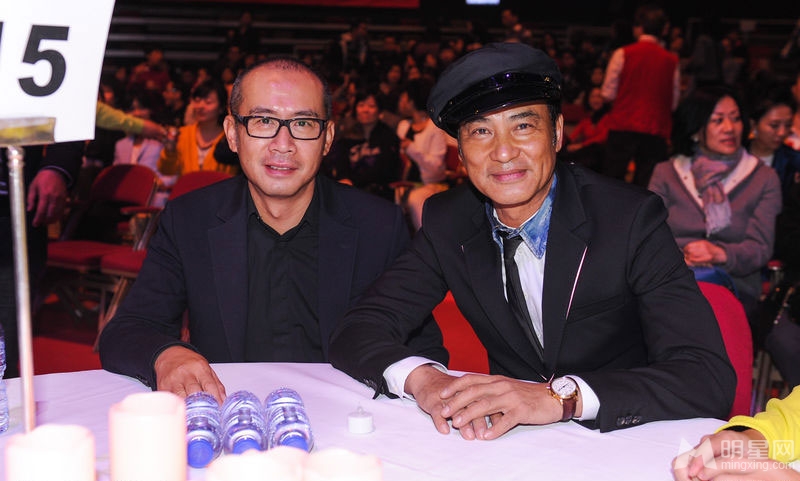 点击大图看下一张:张国荣十周年纪念演唱会 众星演唱缅怀哥哥(13)