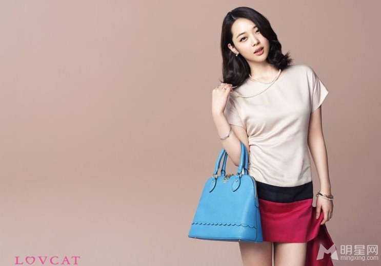 点击大图看下一张：韩团f(x)时尚品牌写真 清新甜美淑女范(7)