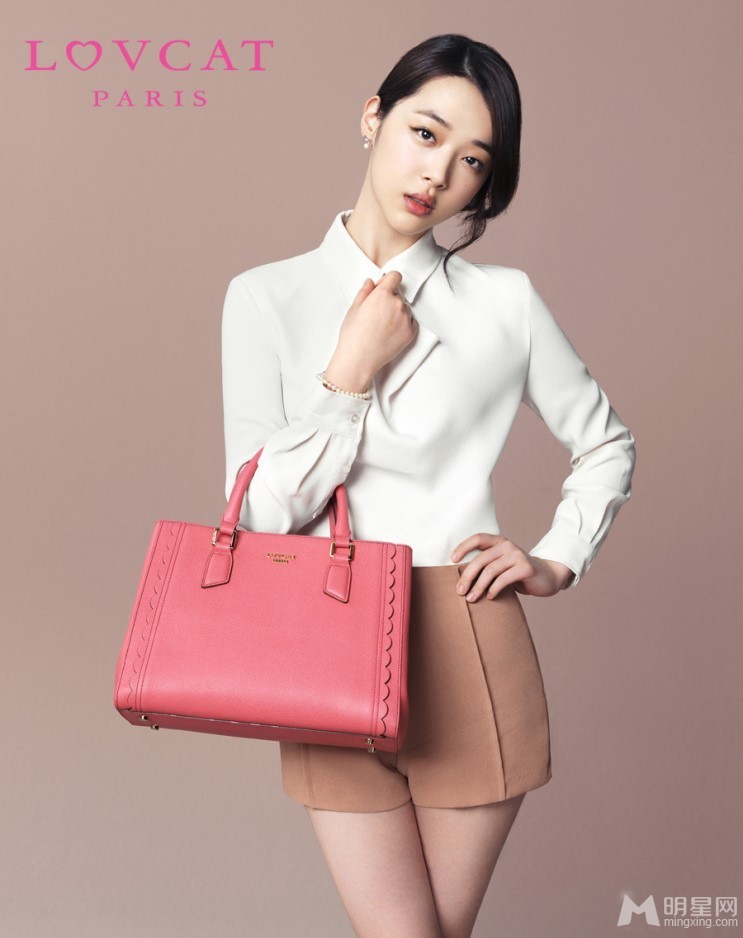 点击大图看下一张：韩团f(x)时尚品牌写真 清新甜美淑女范(8)