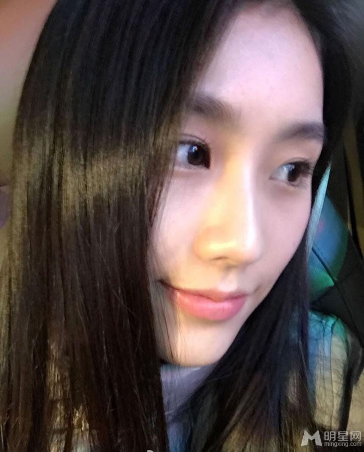 点击大图看下一张:杨子新欢王婉中美艳生活照 黄圣依翻版成热议(12)