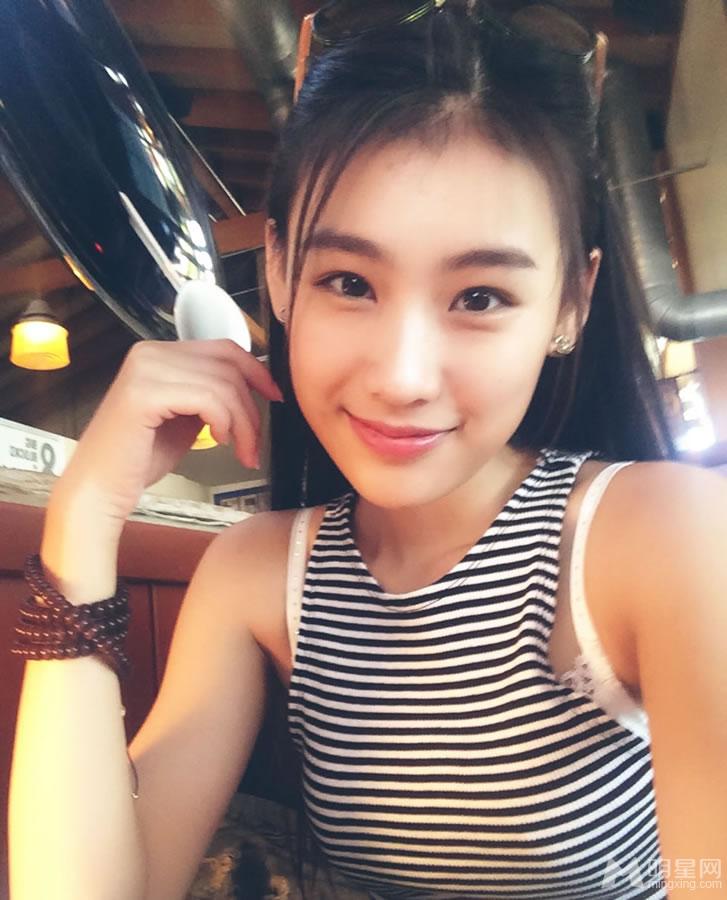 点击大图看下一张:杨子新欢王婉中美艳生活照 黄圣依翻版成热议(17)