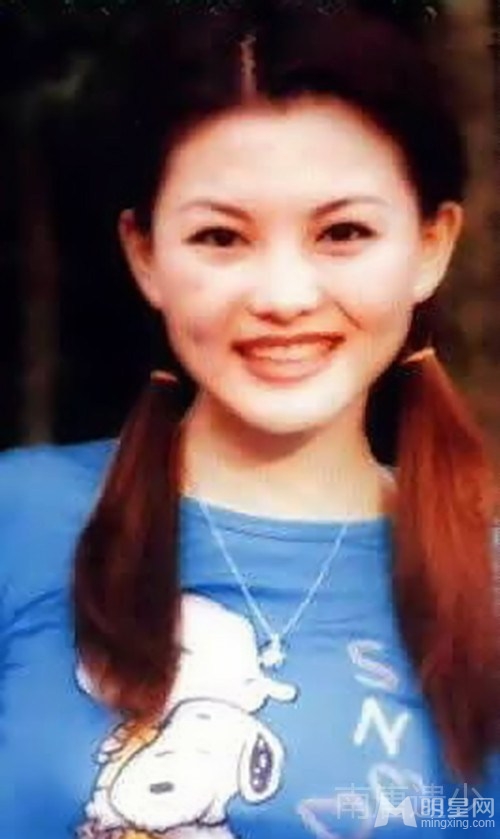 点击大图看下一张：李湘15年前青涩照曝光 笑容甜美清纯无限(5)