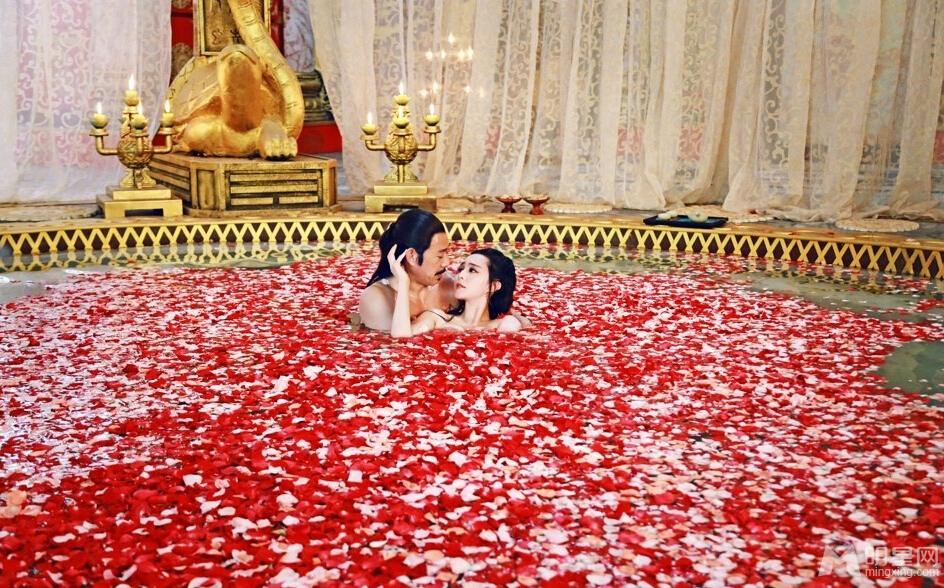 点击大图看下一张：范冰冰袁姗姗浴照对比 蛋花汤与美人出浴(10)