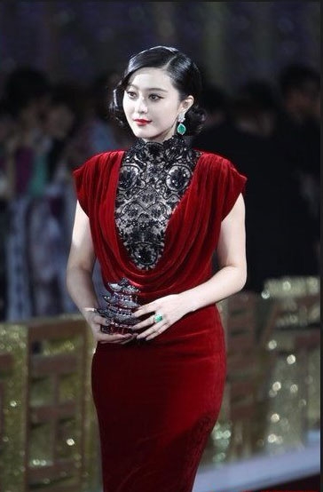 点击大图看下一张：北京国际电影节开幕 巨星聚齐 章子怡范冰冰红毯斗艳(7)