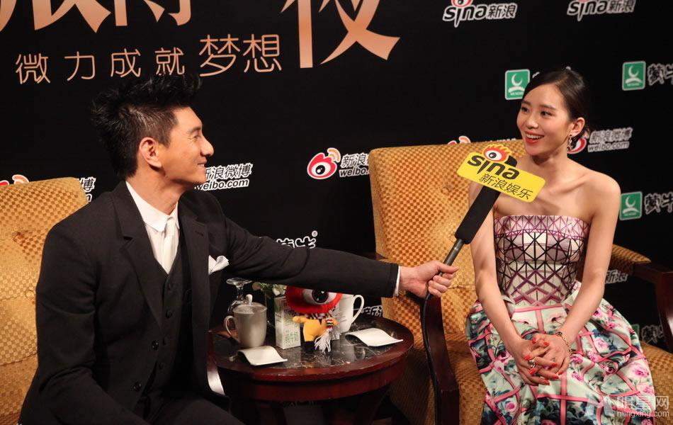 点击大图看下一张:吴奇隆刘诗诗公布领证 甜蜜剧照回顾 (29)