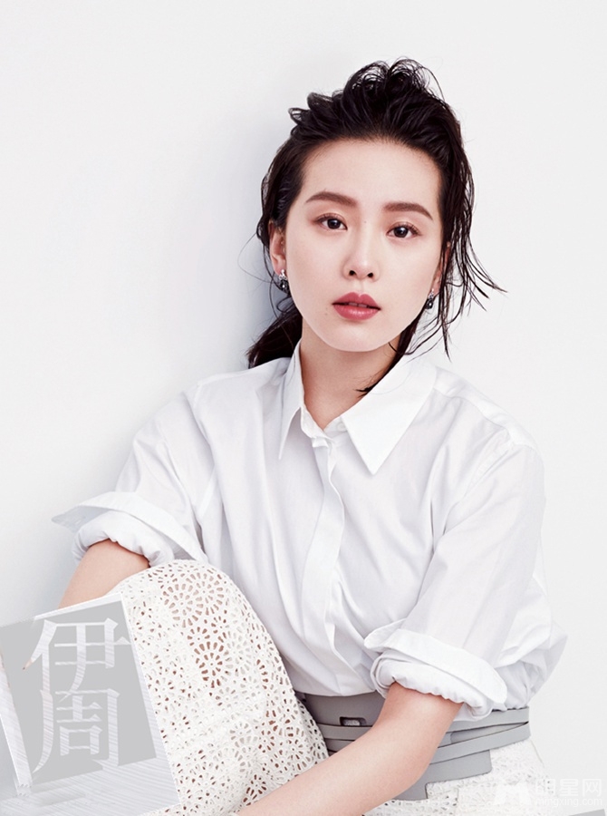 点击大图看下一张：刘诗诗清新杂志大片 白裙简洁不失优雅(4)